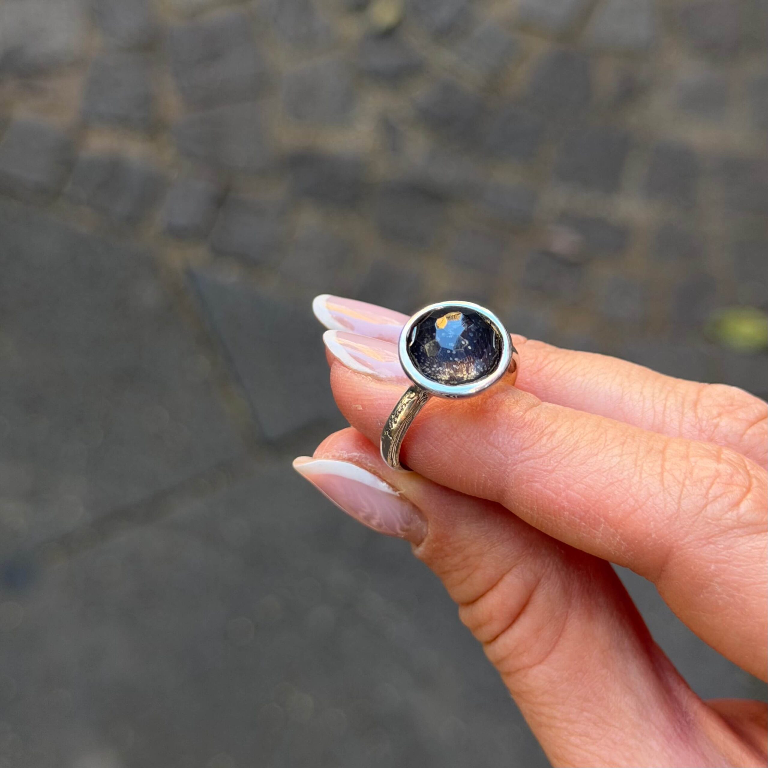 Anello Oplonti nuovo nero liquirizia