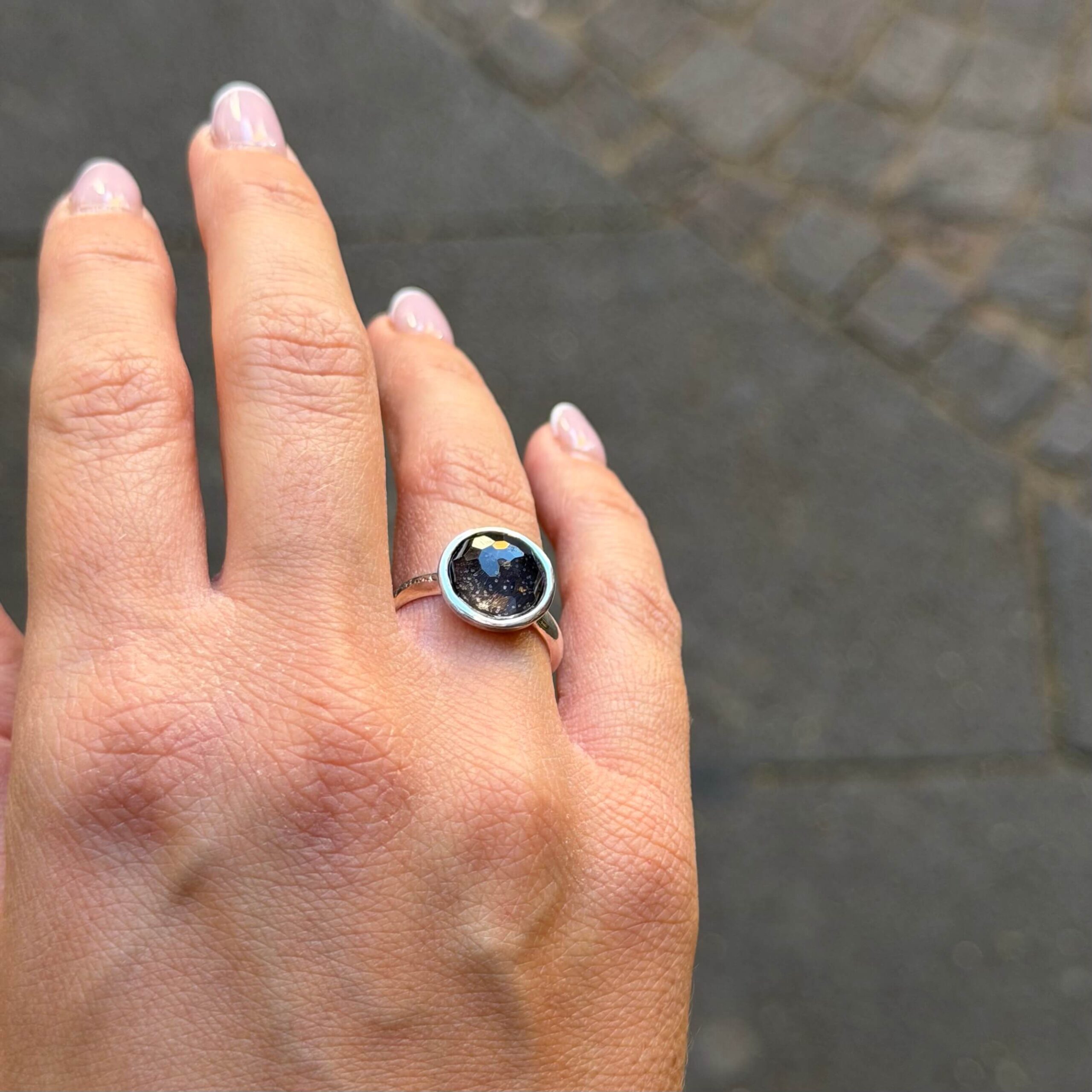 Anello Oplonti nero liquirizia